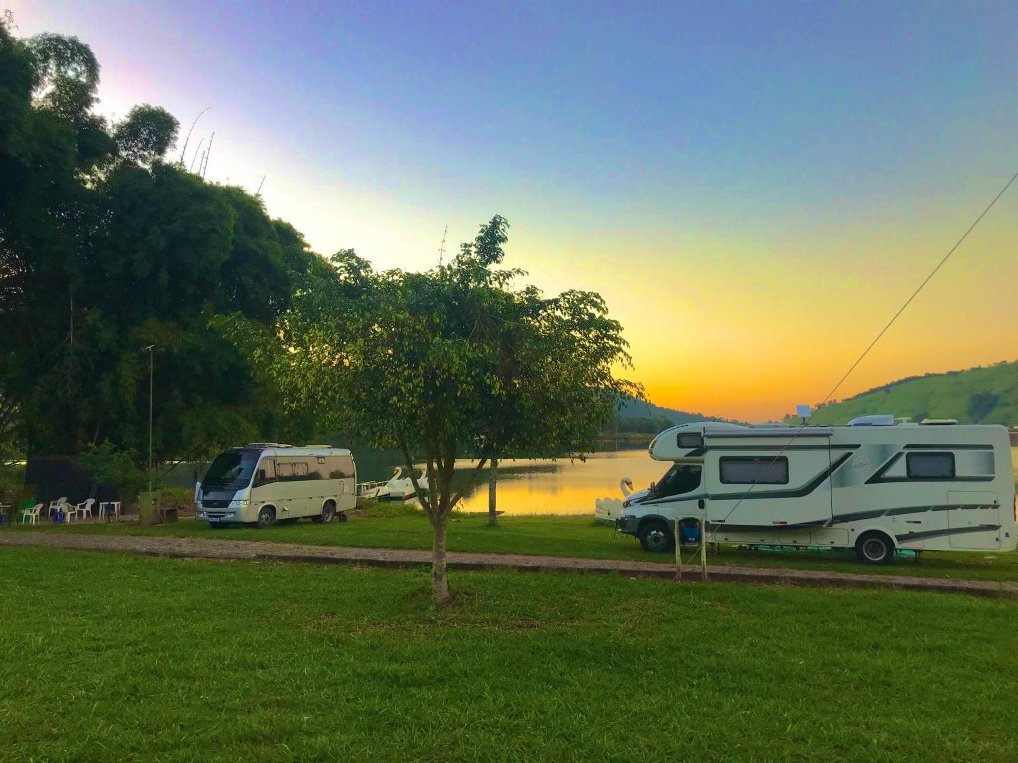 Pousada E Camping Recanto Da Praia Capitolio Exterior photo